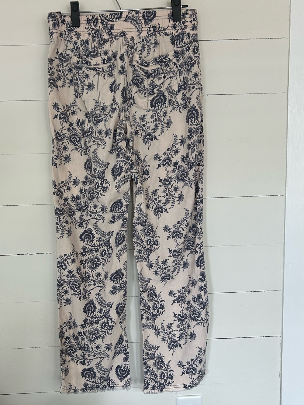 Knox Rose Cream and Navy Toile Print Pants, Size Small - Picture 3 of 7